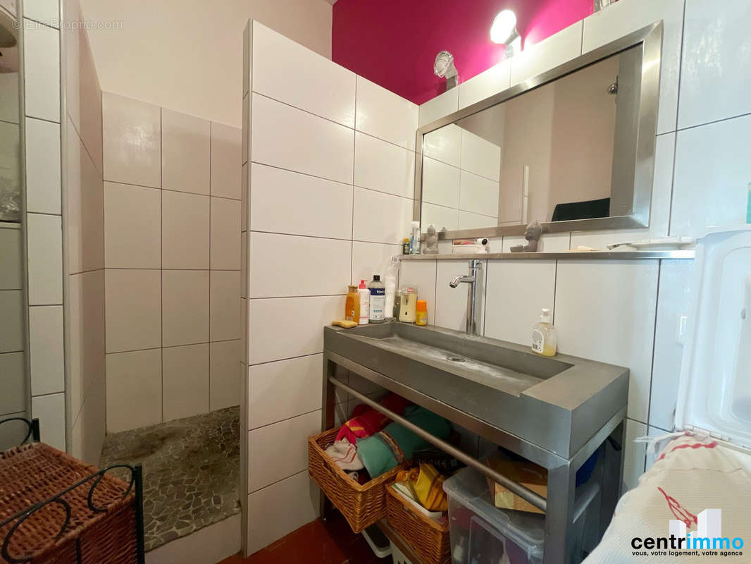 Vente appartement F3 Montpellier centre ville Centrimmo salle de bains - Appartement à MONTPELLIER