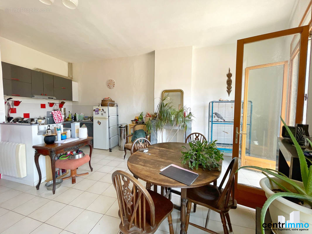 Vente appartement F3 Montpellier centre ville Centrimmo  séjour  - Appartement à MONTPELLIER