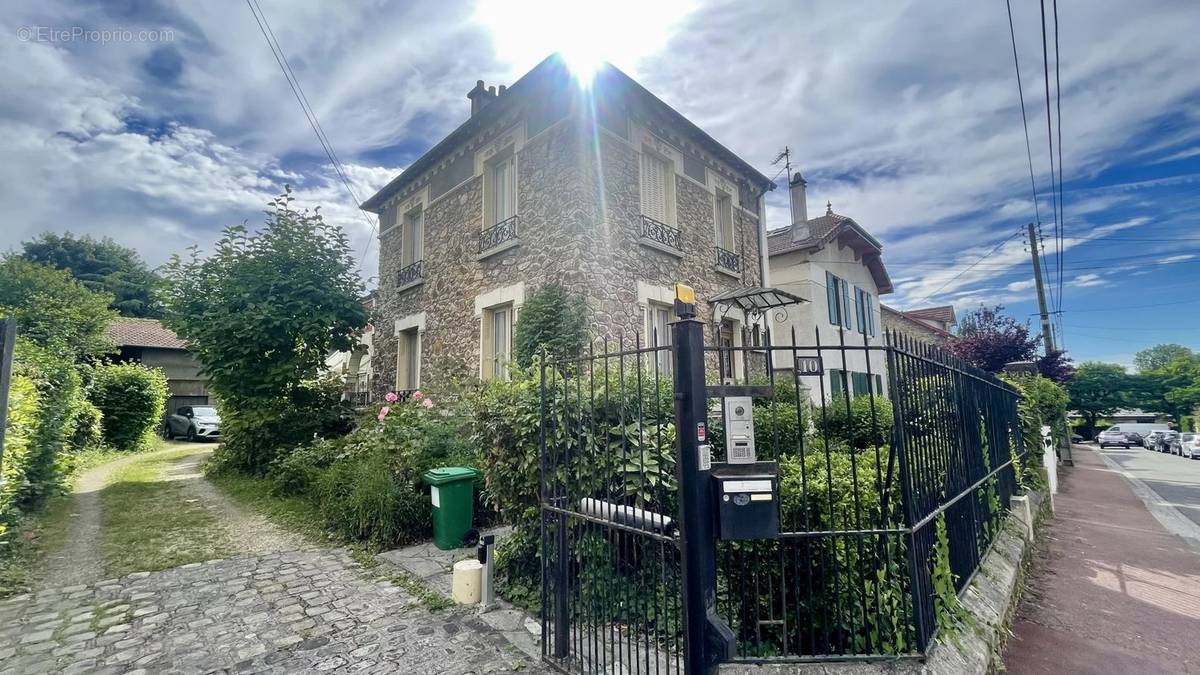 Maison à LE RAINCY