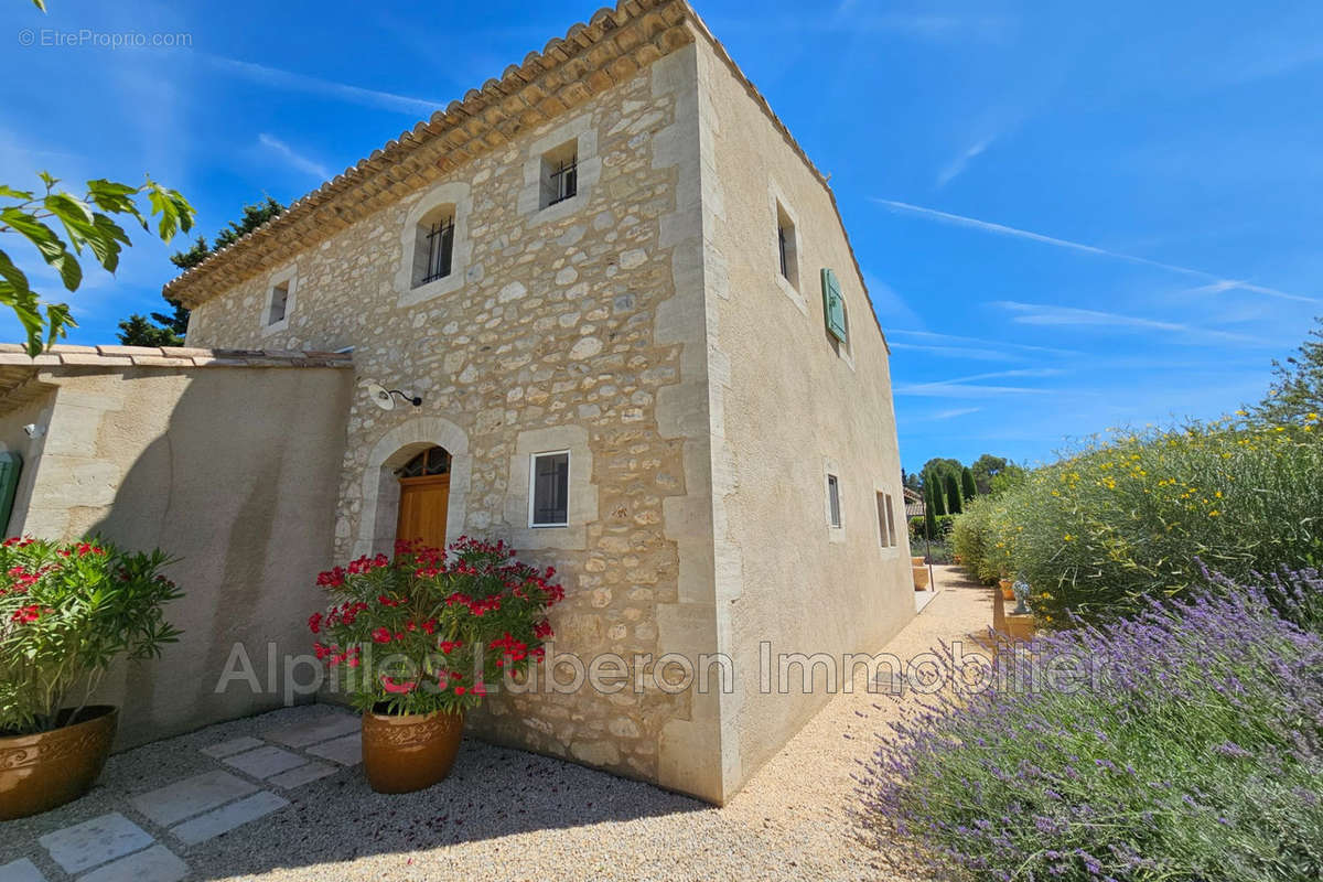 Maison à EYGALIERES