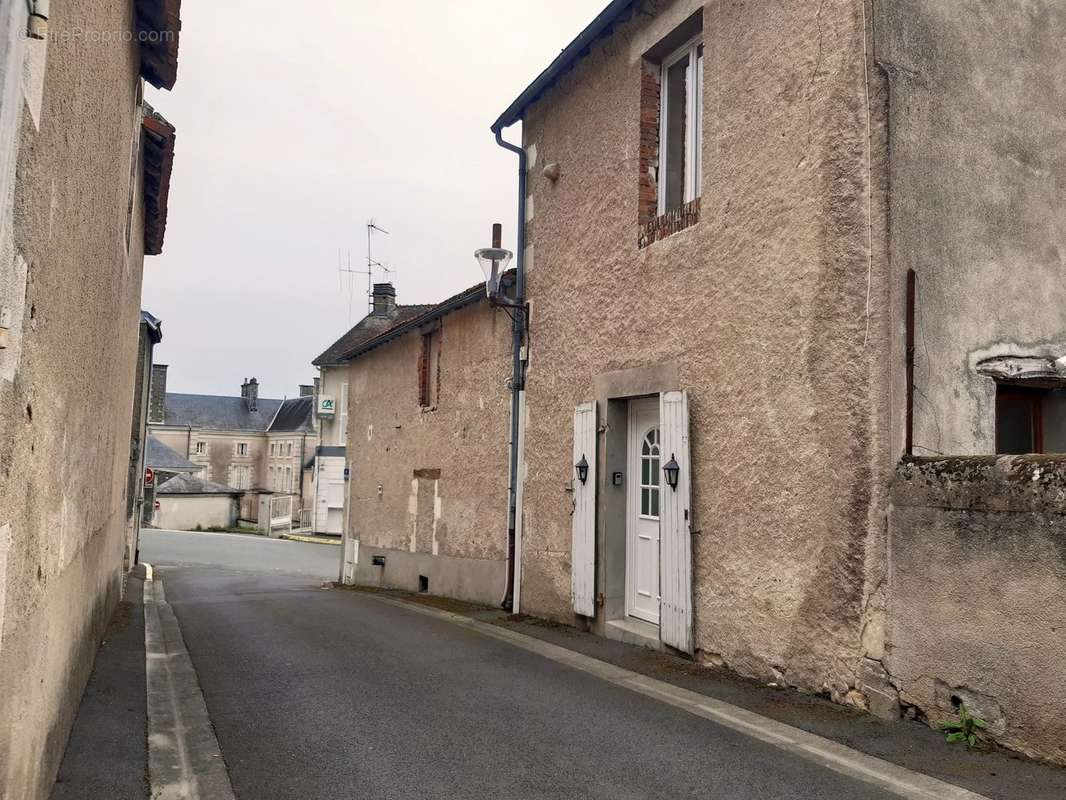 Maison à MONTMORILLON