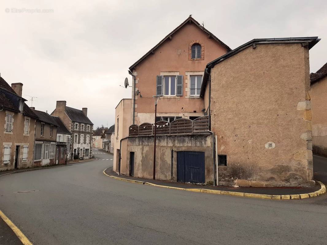 Maison à MONTMORILLON