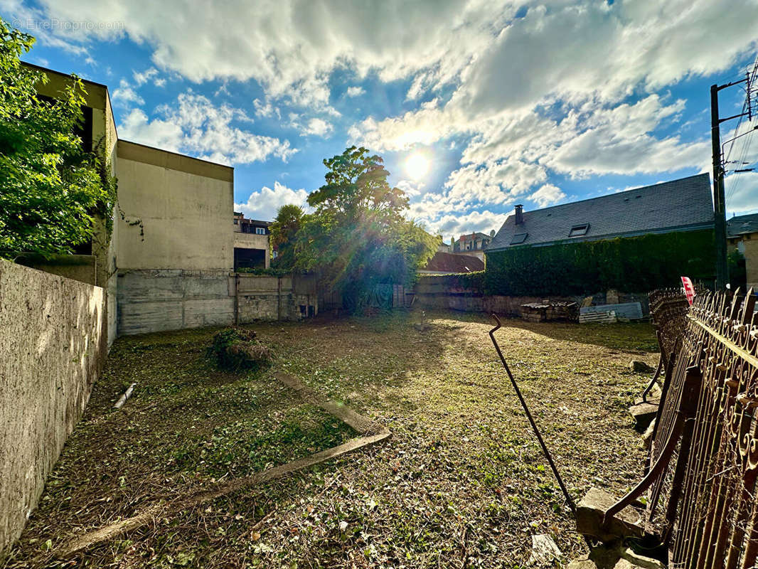 Terrain à BRIVE-LA-GAILLARDE