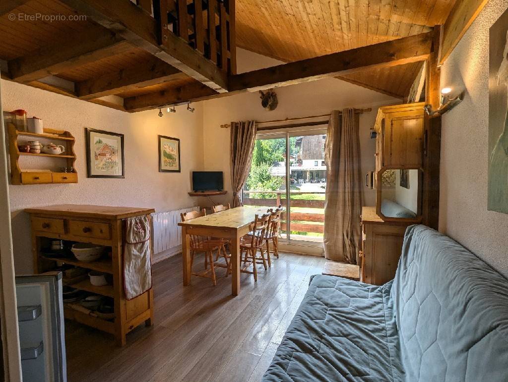 Appartement à MORILLON