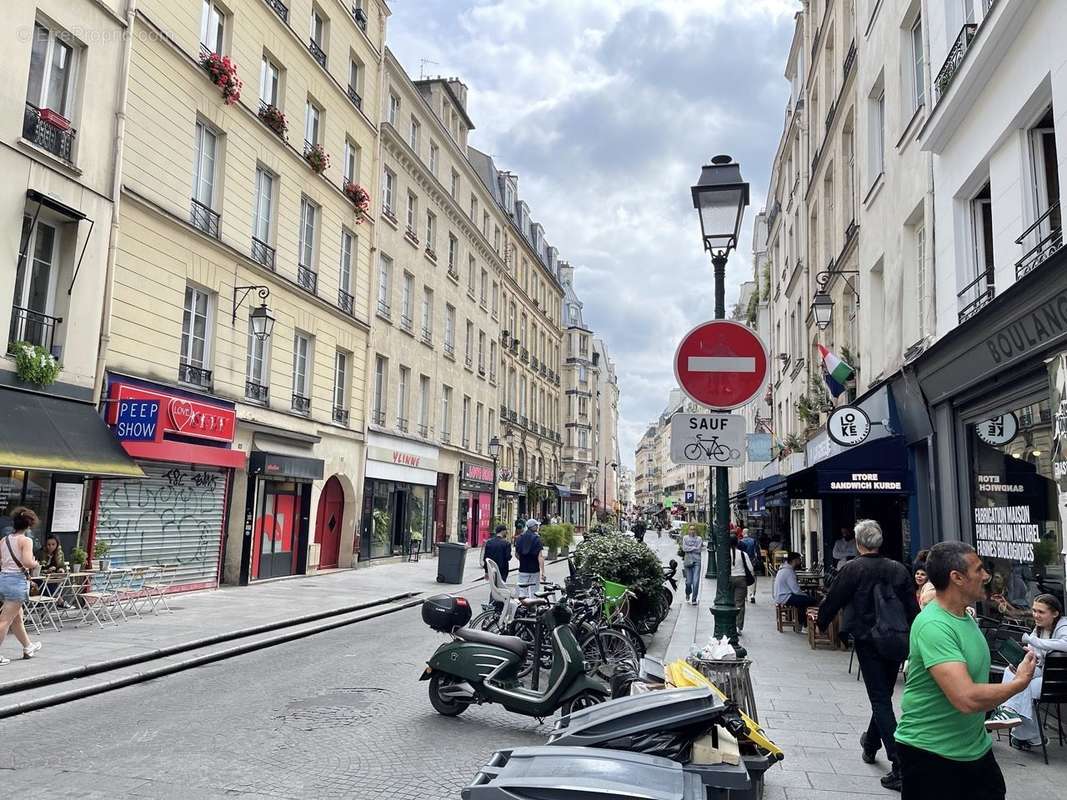 Autre à PARIS-2E