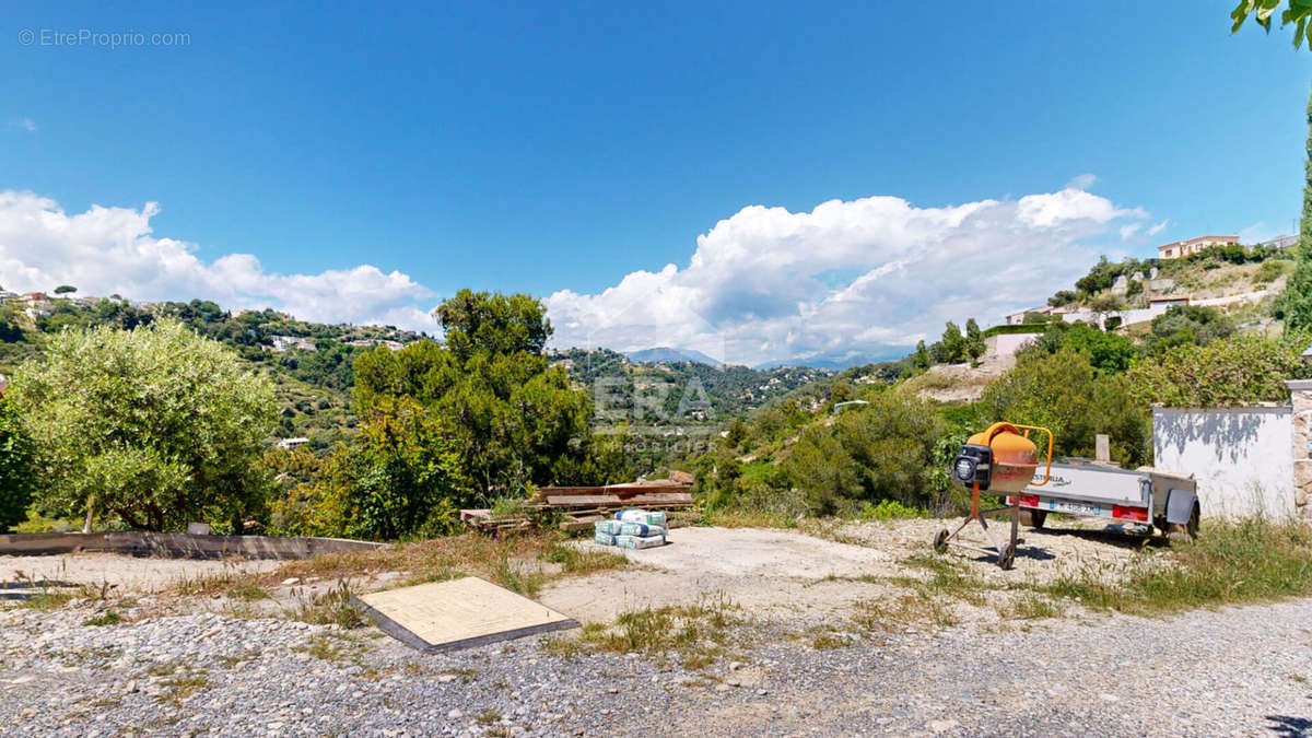 Terrain à NICE