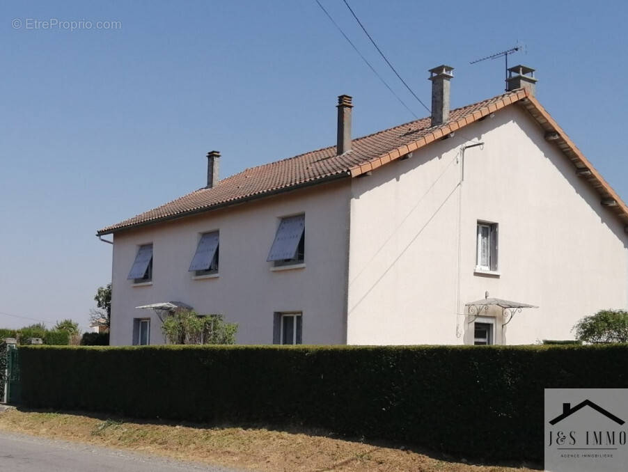 Maison à GENOUILLAC