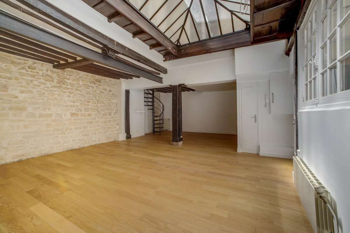 Appartement à PARIS-3E