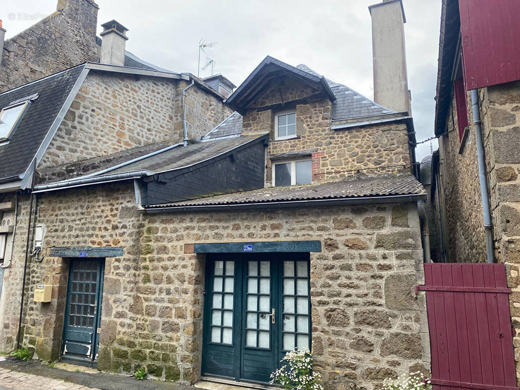 Appartement à LASSAY-LES-CHATEAUX