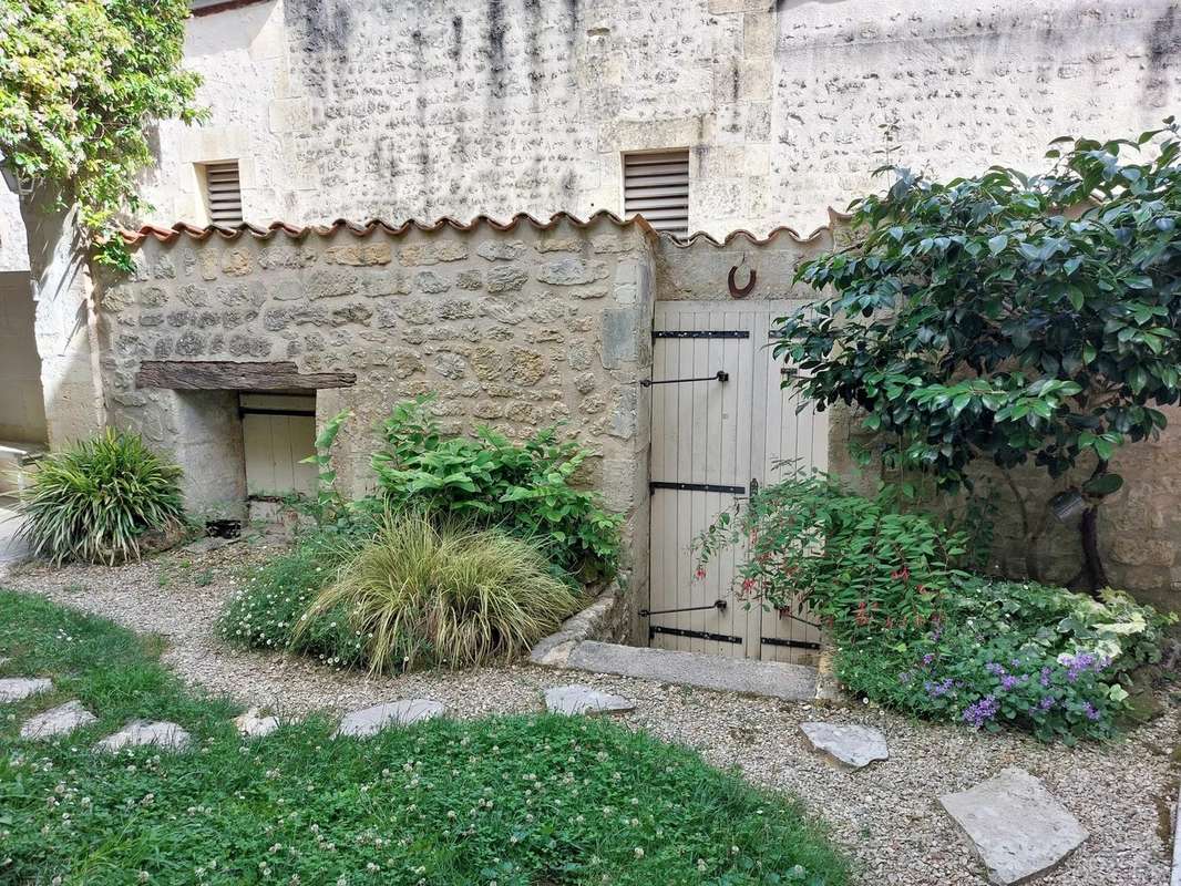 Maison à JONZAC