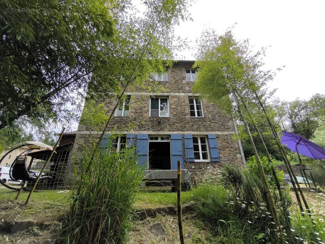 Maison à SAINT-LAURENT-SUR-GORRE