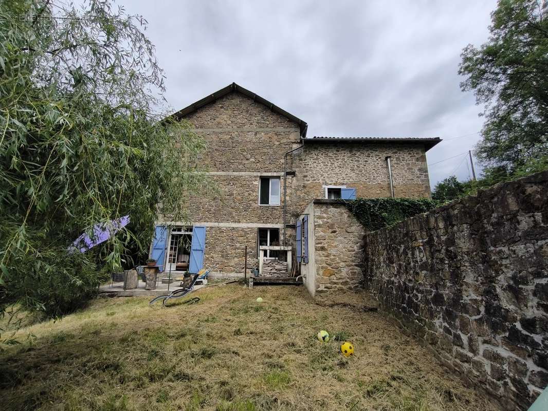 Maison à SAINT-LAURENT-SUR-GORRE