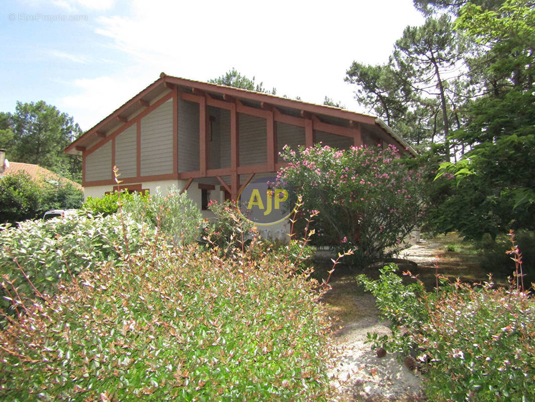 Maison à LACANAU