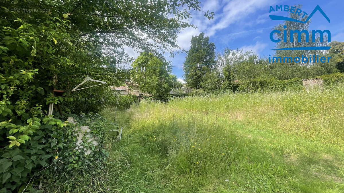 Appartement à CUNLHAT