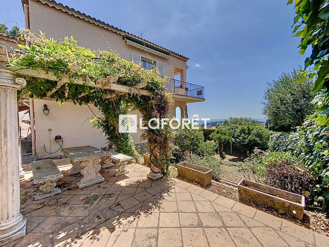 Maison à ROQUEBRUNE-CAP-MARTIN