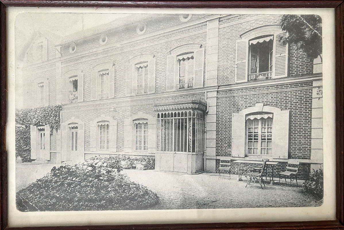 Maison à COURBEVOIE