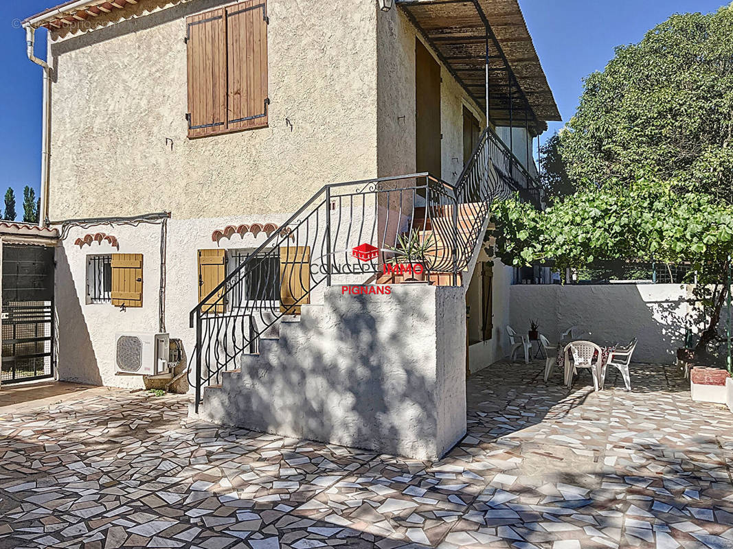 Maison à CARNOULES