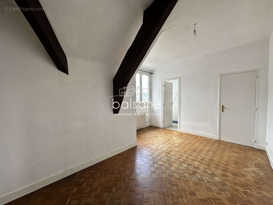 Chambre 2 - Appartement à ELBEUF