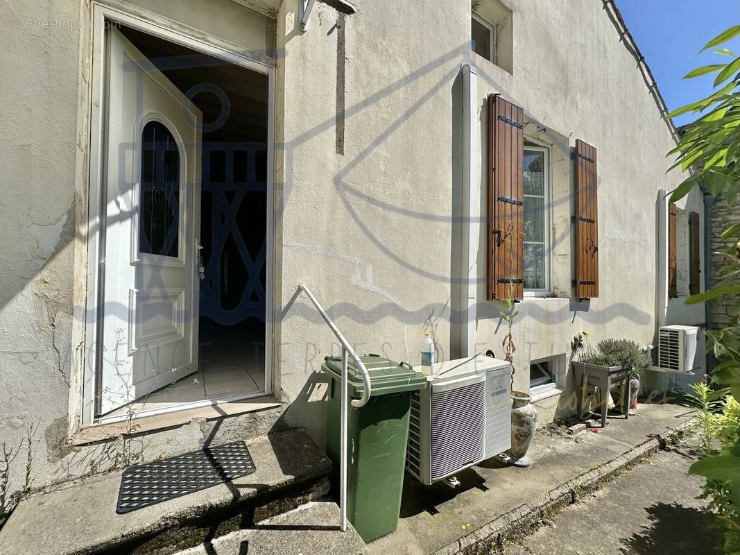 Maison à SAINT-FORT-SUR-GIRONDE