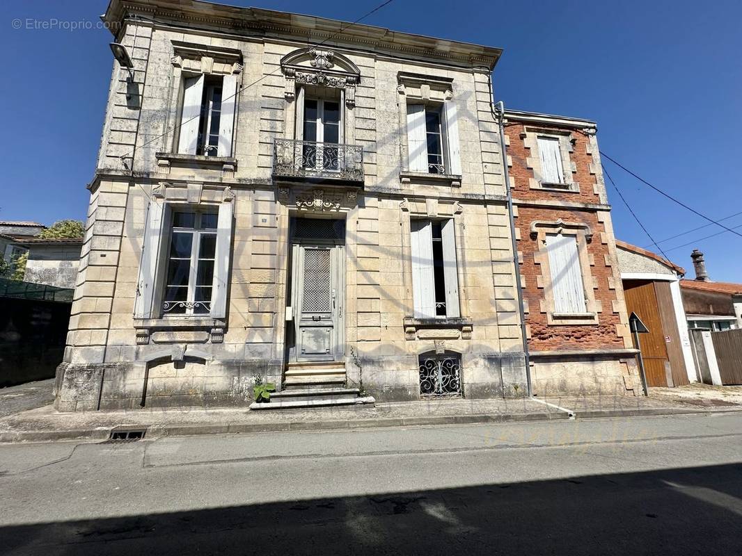 Maison à SAINT-FORT-SUR-GIRONDE