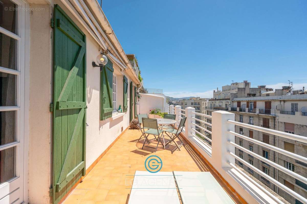 Appartement à MARSEILLE-4E