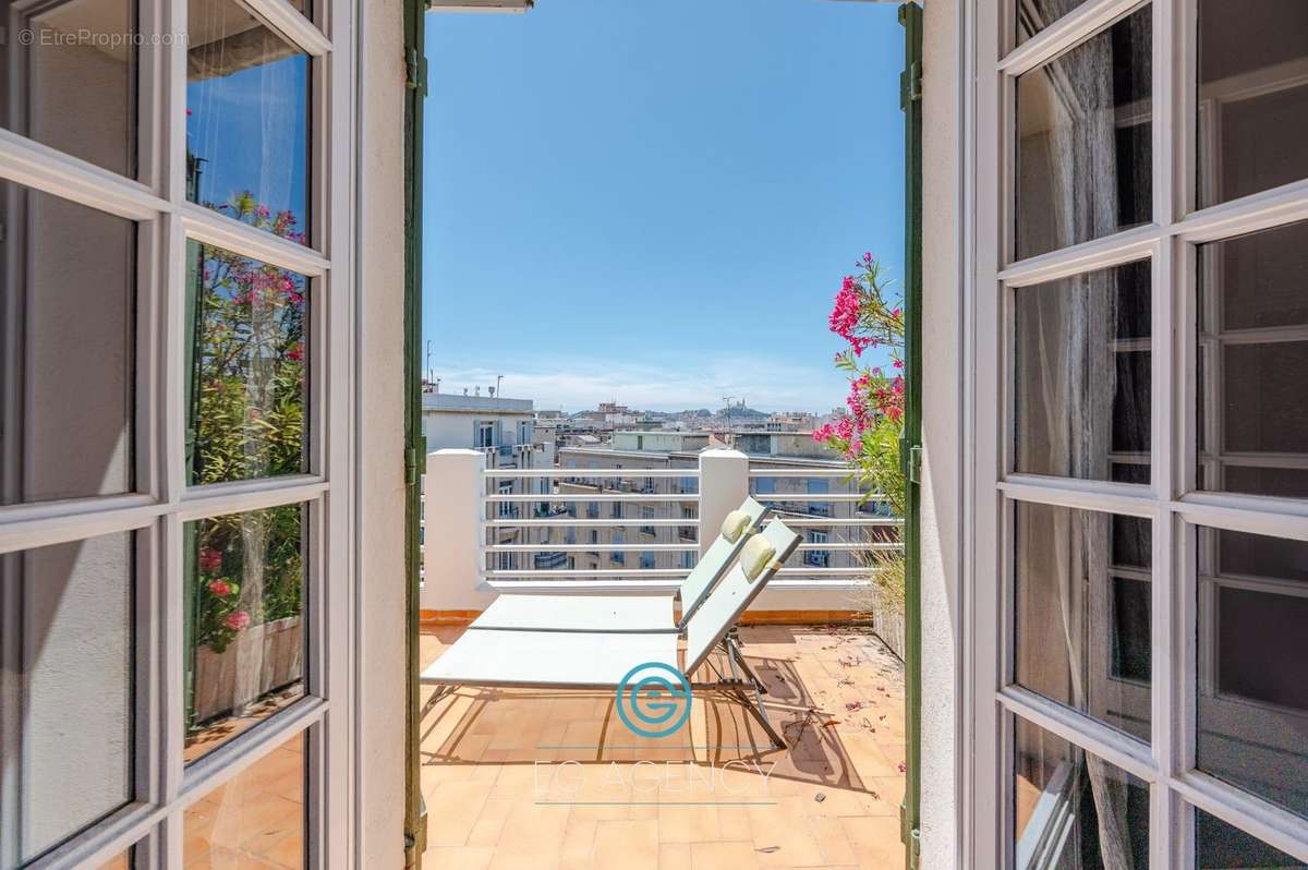 Appartement à MARSEILLE-4E