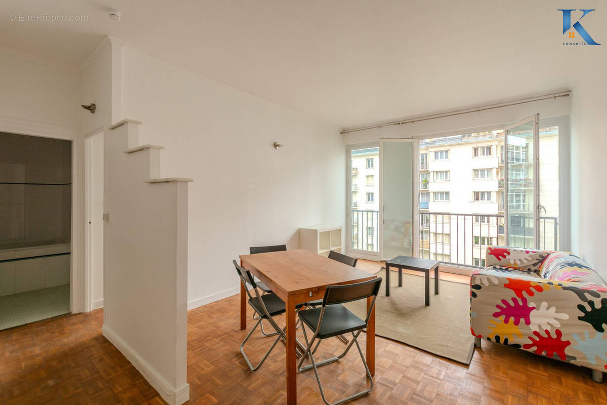 Salon - Appartement à PARIS-17E