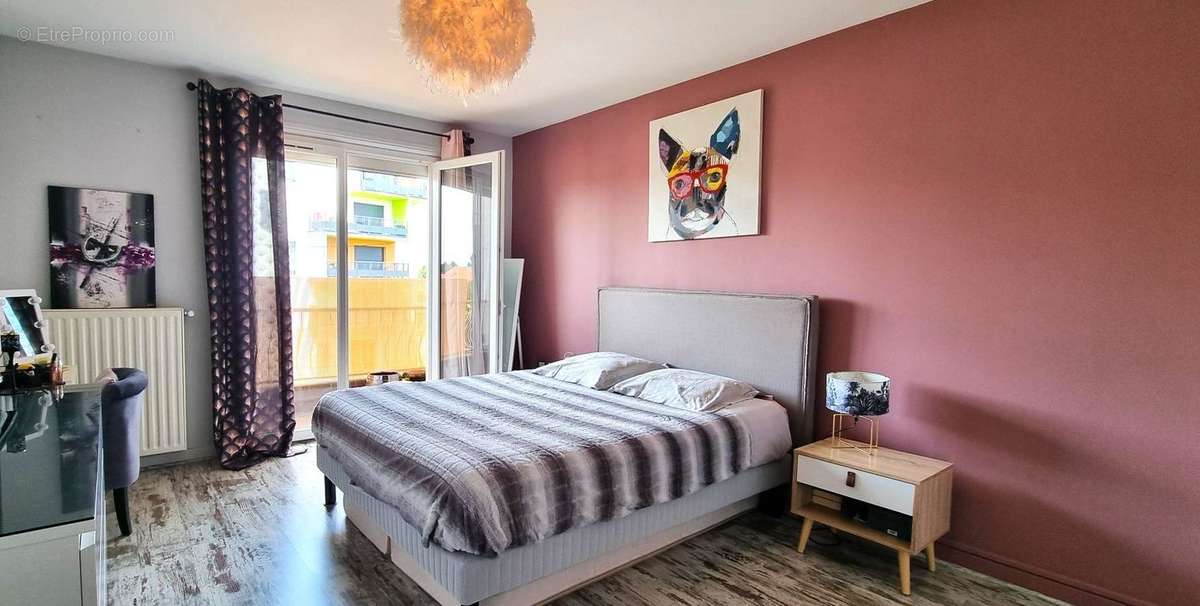 Appartement à MONTROND-LES-BAINS