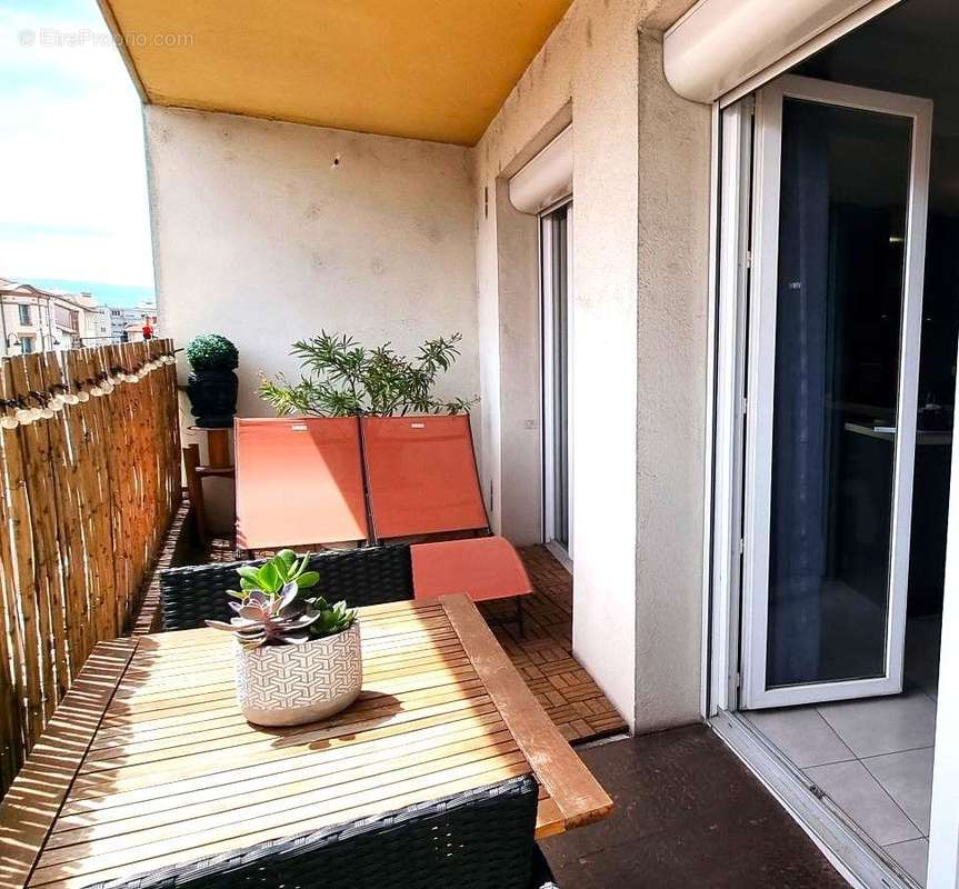 Appartement à MONTROND-LES-BAINS