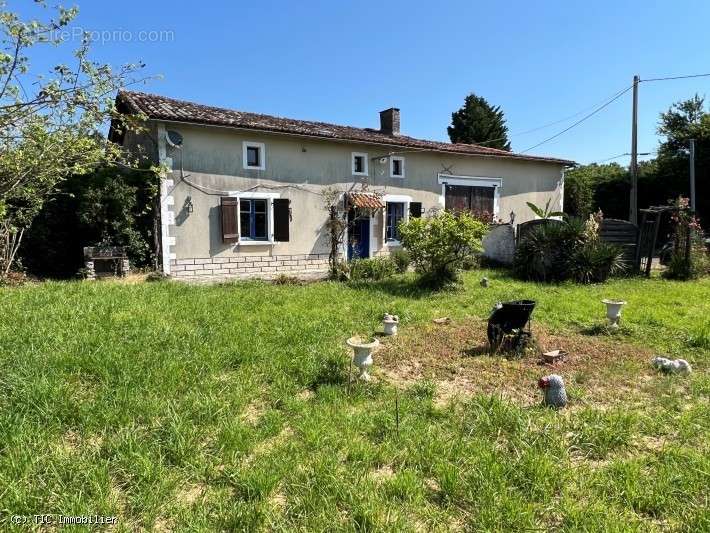 Maison à CHAMPAGNE-MOUTON