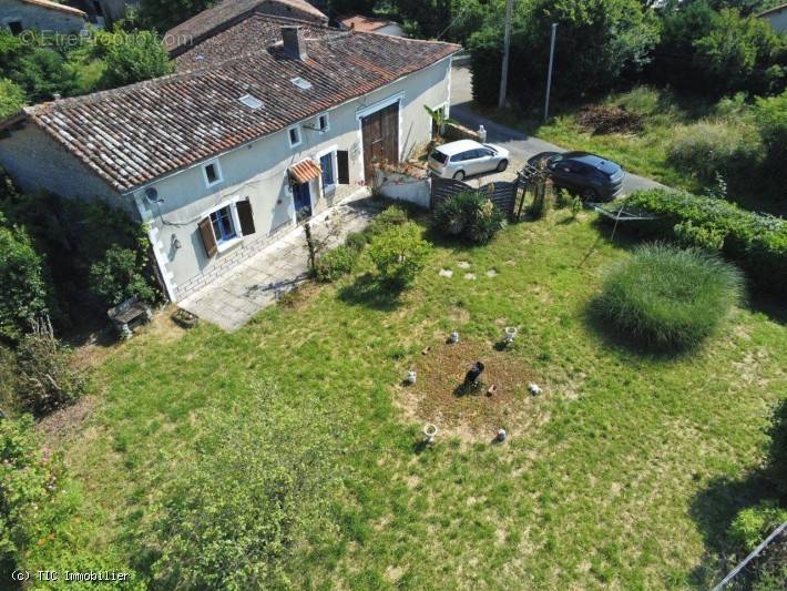 Maison à CHAMPAGNE-MOUTON