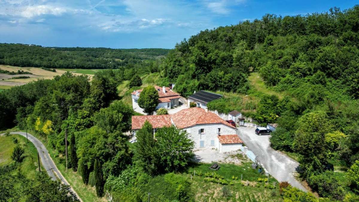 Maison à MONTCUQ