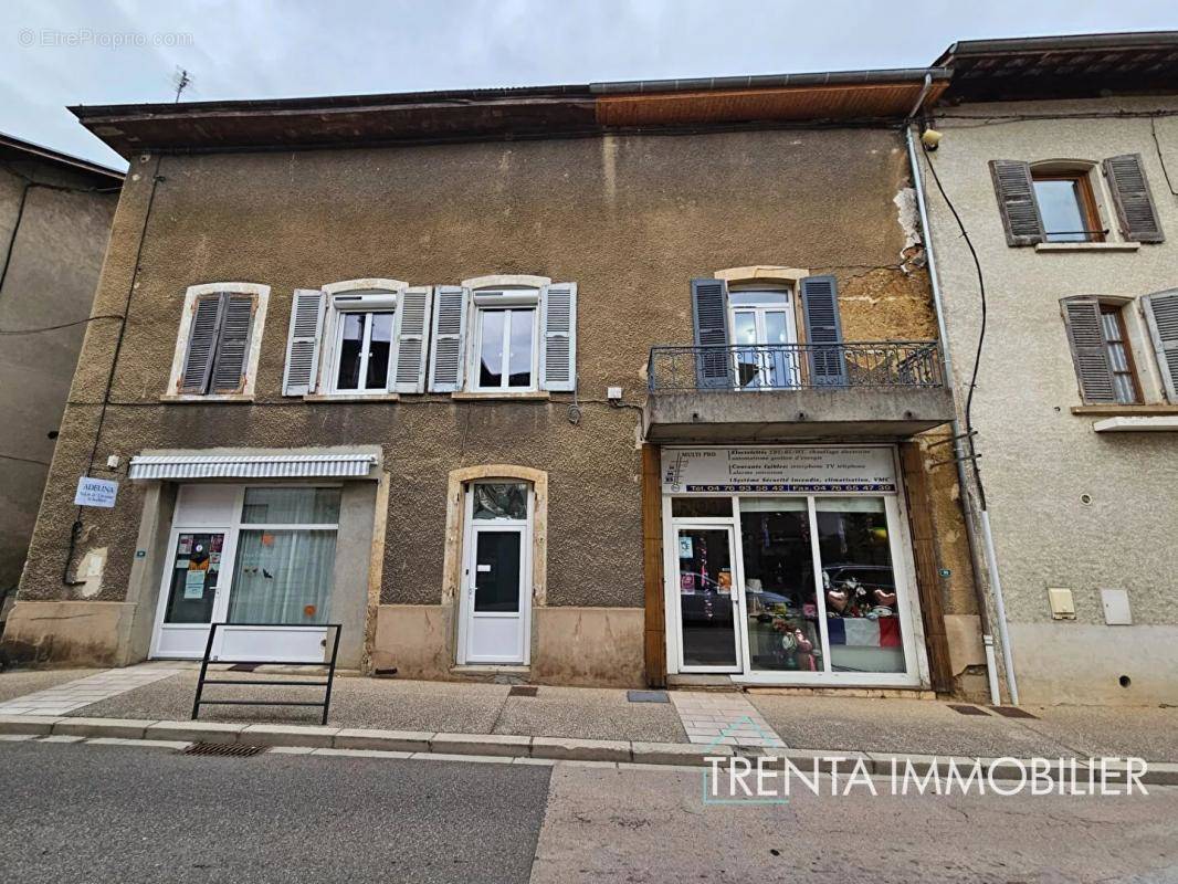 Appartement à SAINT-ETIENNE-DE-SAINT-GEOIRS