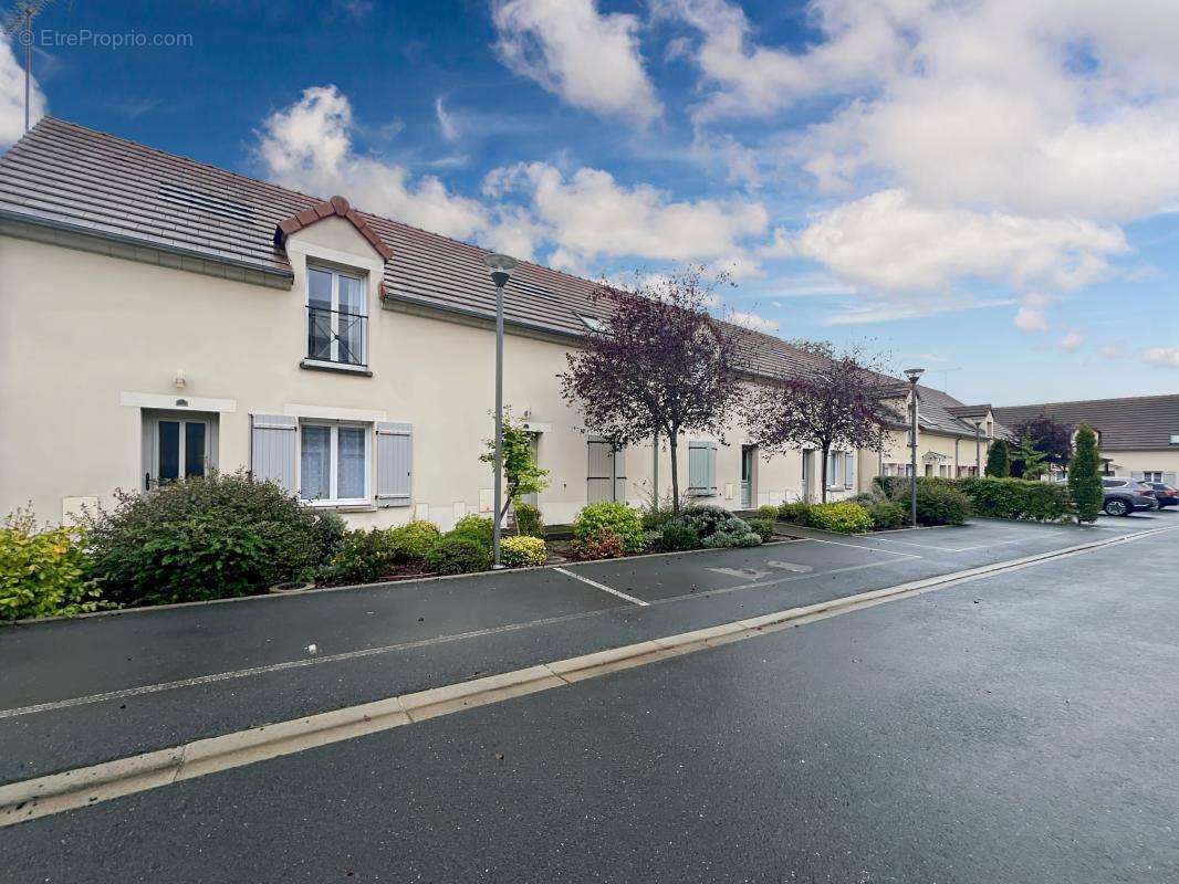 Appartement à SAINT-JEAN-DE-BRAYE