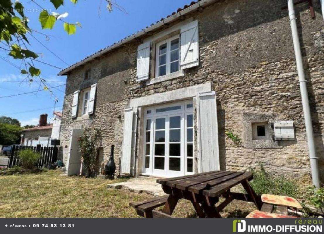 Maison à CHAMPAGNE-MOUTON