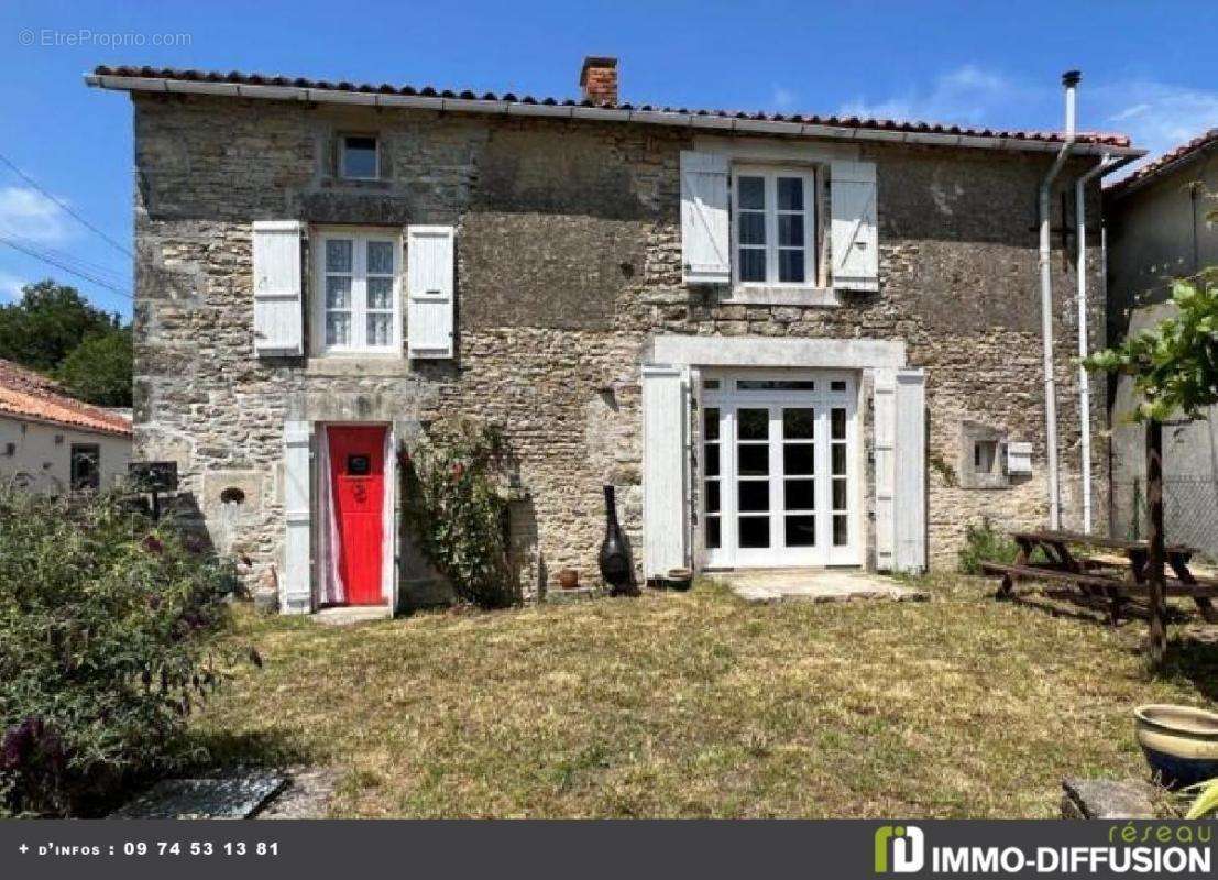 Maison à CHAMPAGNE-MOUTON