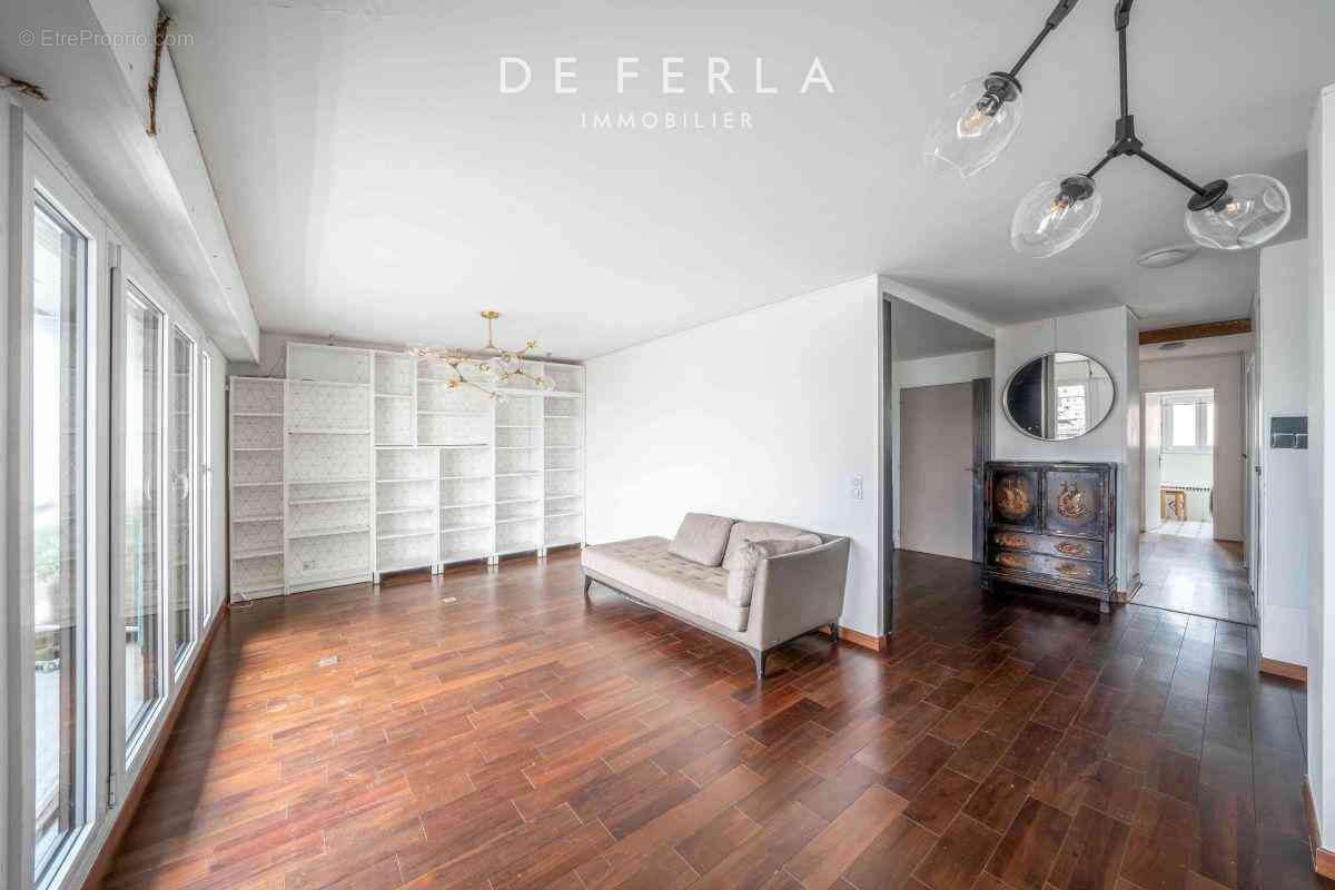 Appartement à PARIS-15E