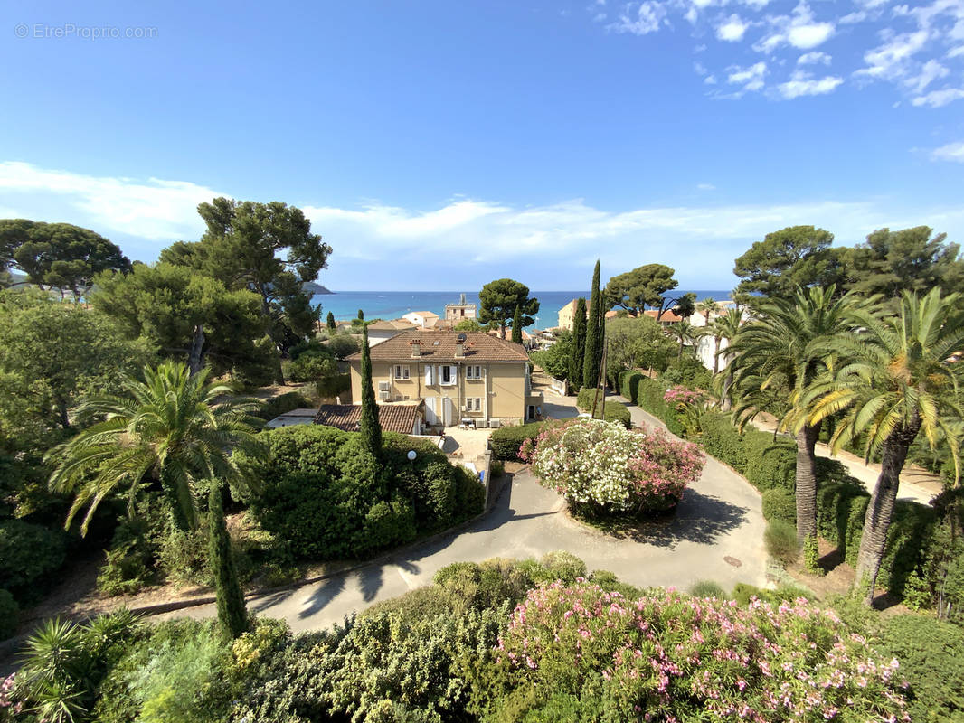 Appartement à SAINT-CYR-SUR-MER