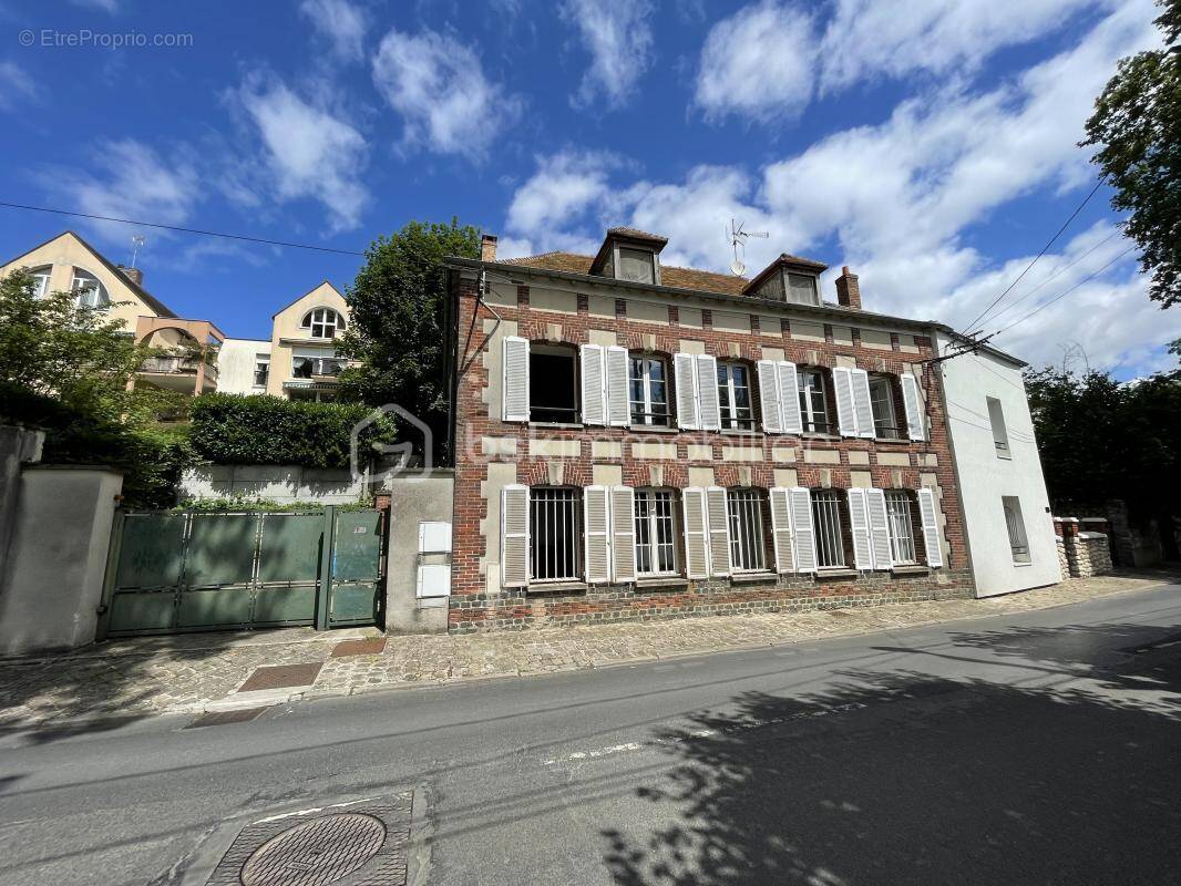 Maison à LE MEE-SUR-SEINE