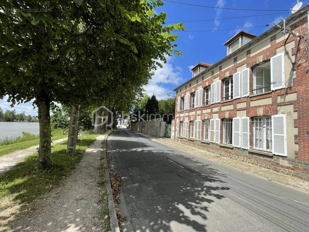 Maison à LE MEE-SUR-SEINE