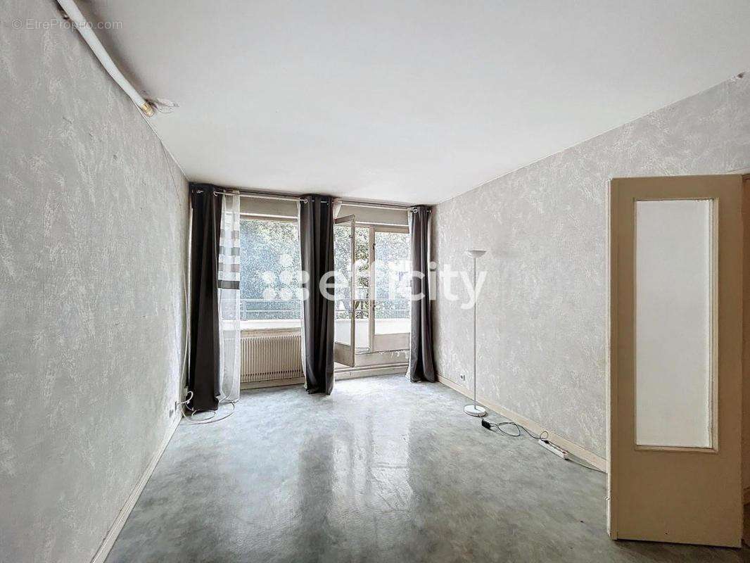 Appartement à PARIS-20E