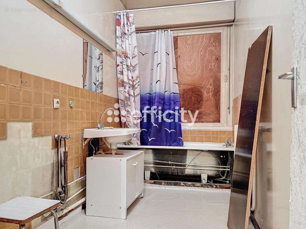 Appartement à PARIS-20E