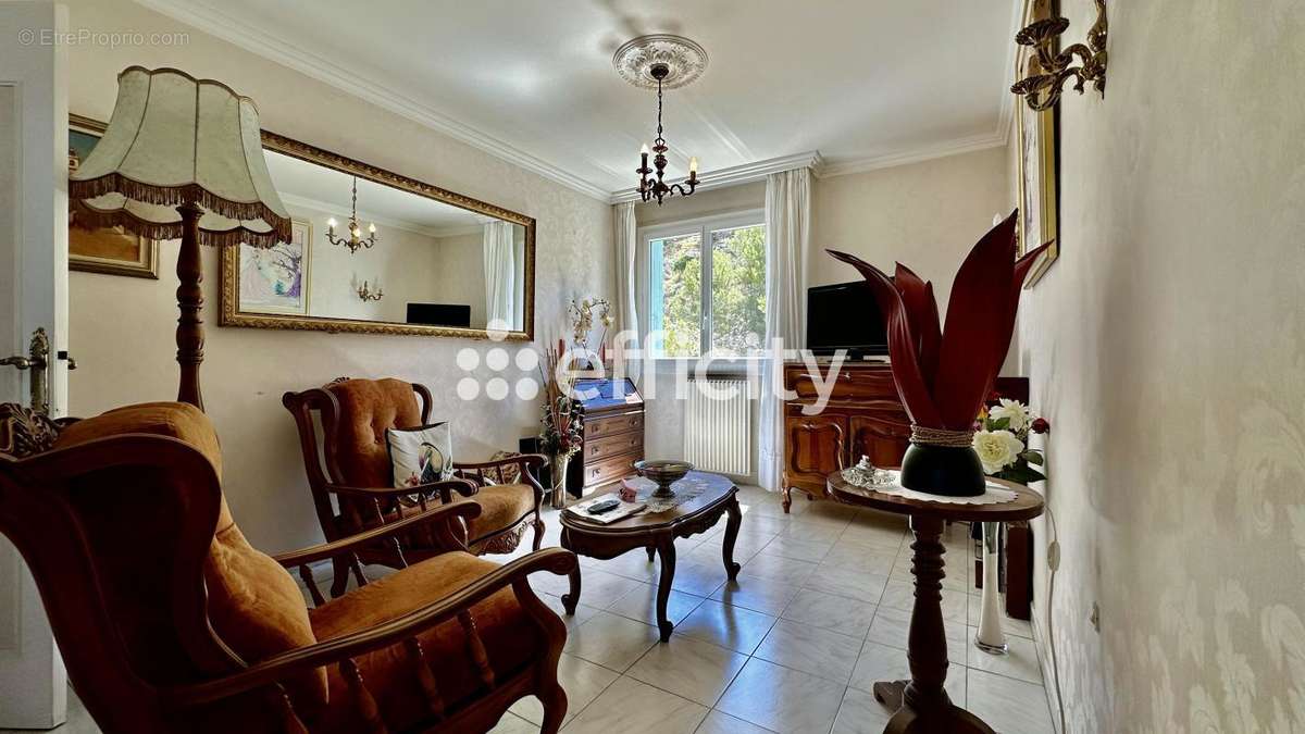 Appartement à MARSEILLE-9E