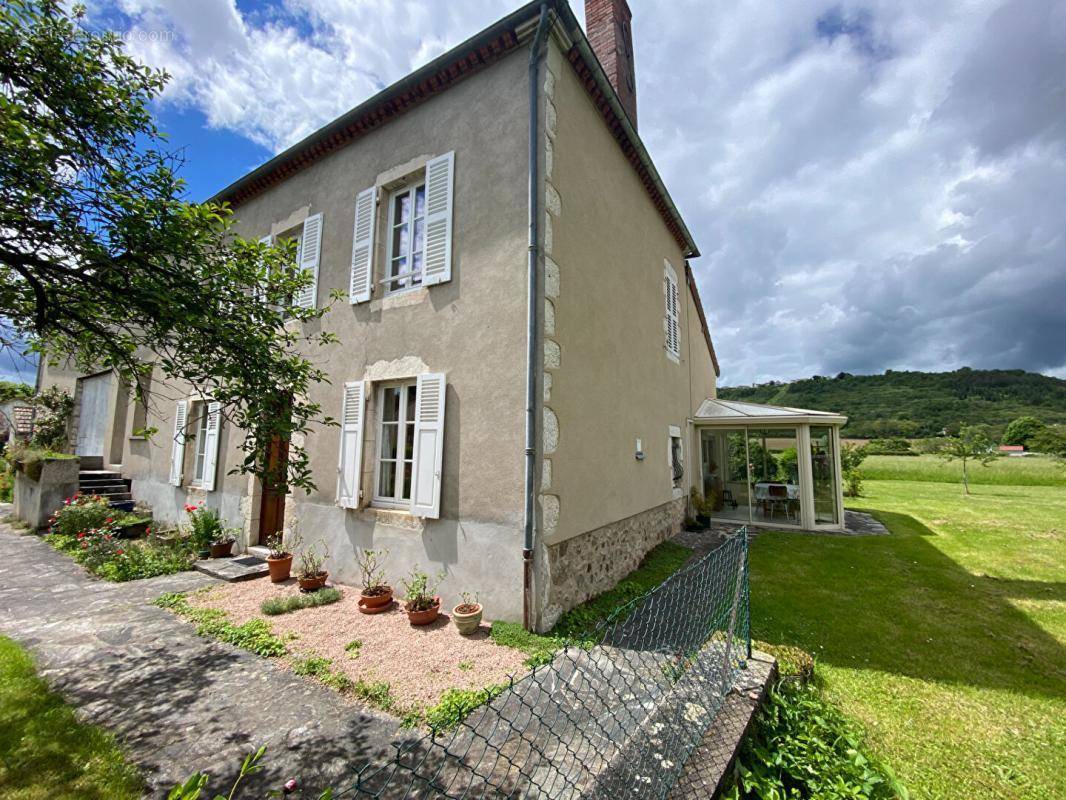 Maison à EBREUIL