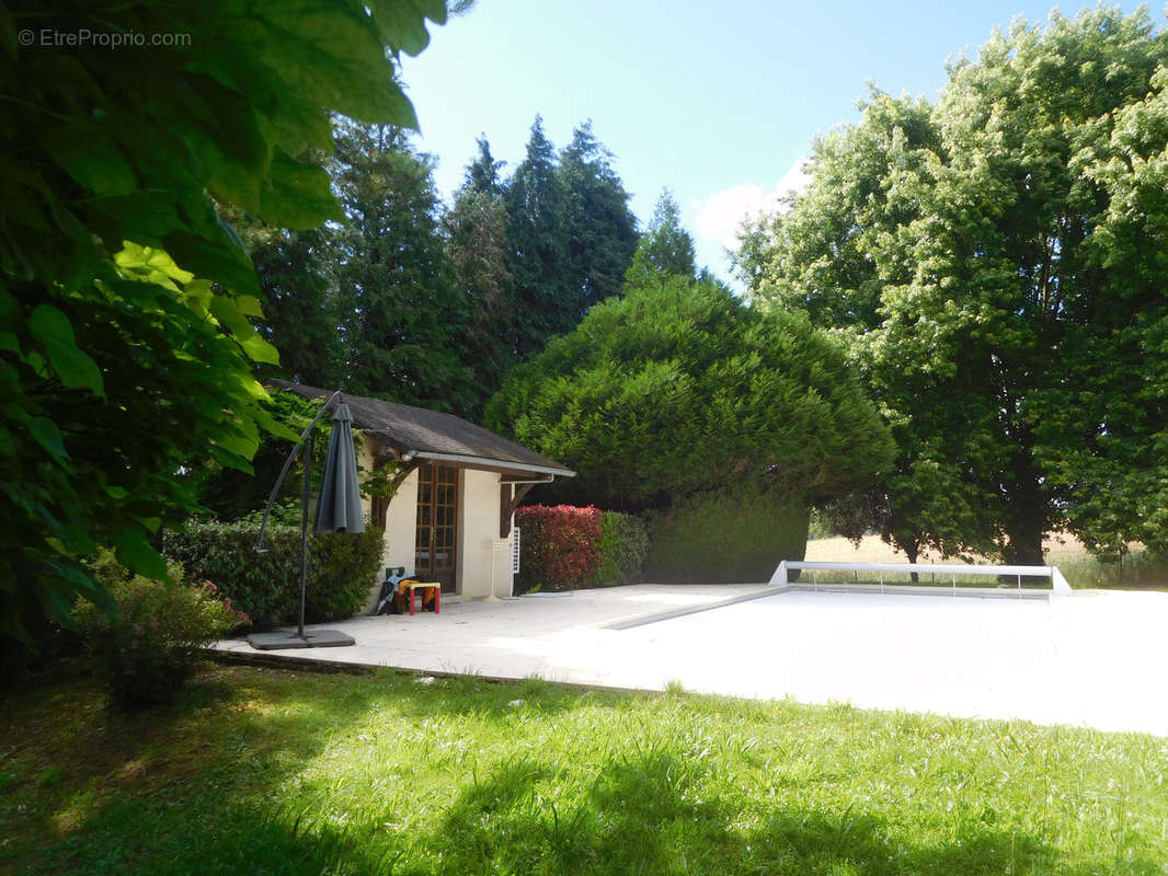 Maison à COUSSAC-BONNEVAL