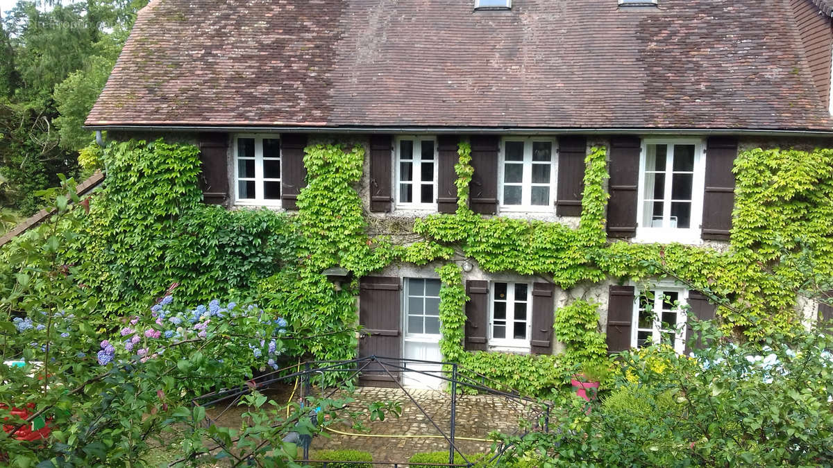 Maison à COUSSAC-BONNEVAL