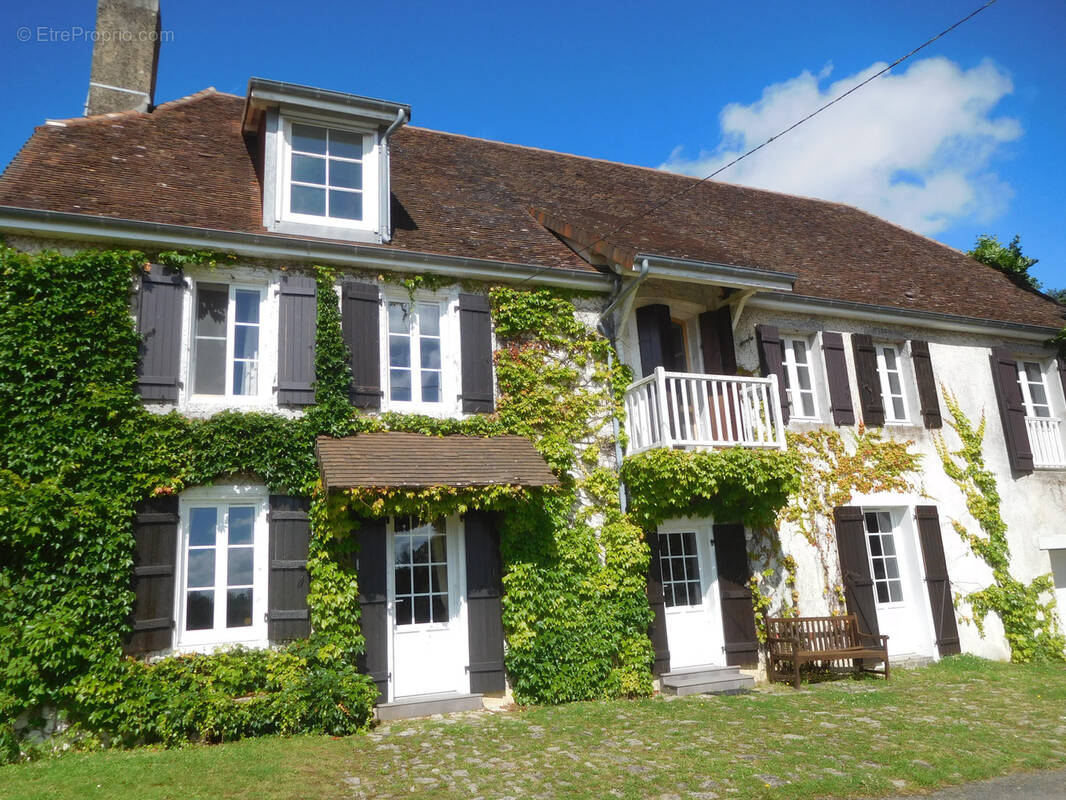 Maison à COUSSAC-BONNEVAL