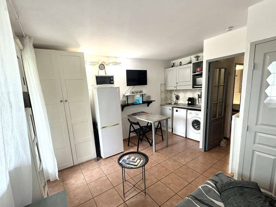 Appartement à ROQUEBRUNE-SUR-ARGENS