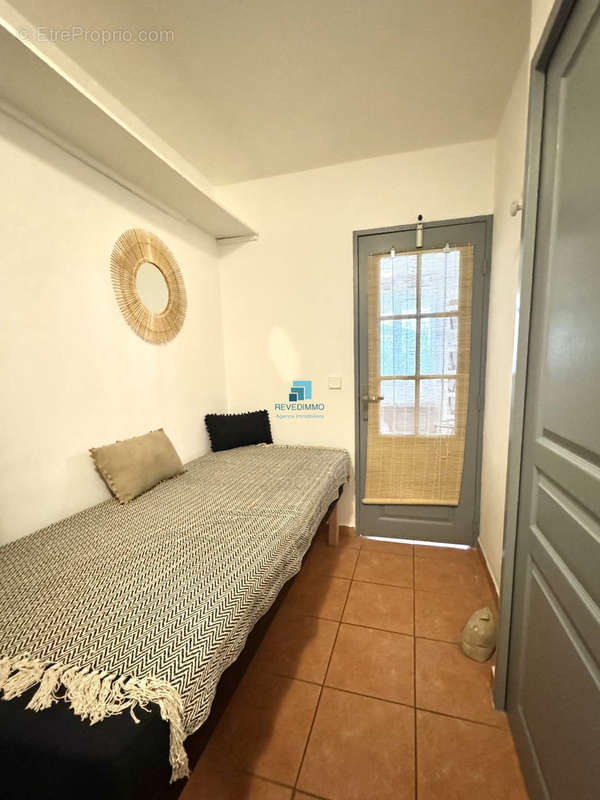 Appartement à ROQUEBRUNE-SUR-ARGENS