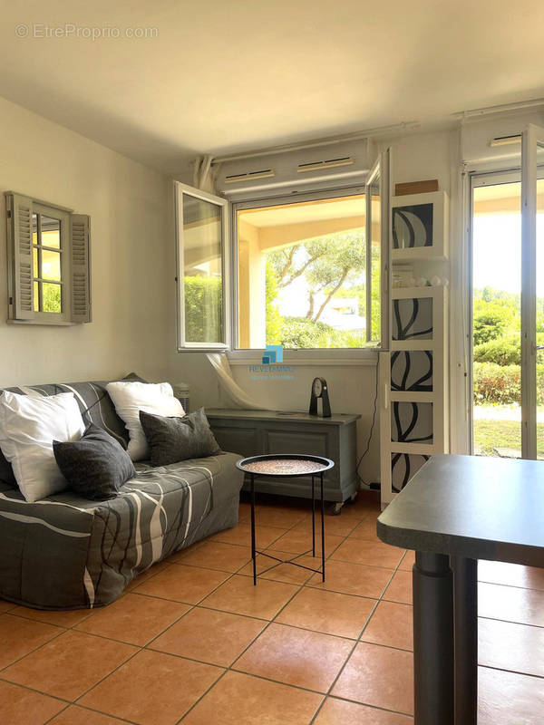 Appartement à ROQUEBRUNE-SUR-ARGENS